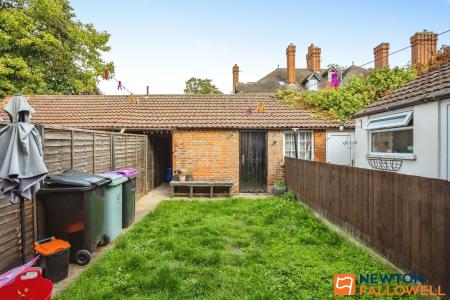 3 bedroom Terraced House for sale in Sidney Street, Grantham, NG31