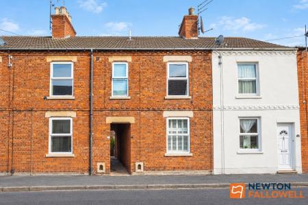3 bedroom Terraced House for sale in Sidney Street, Grantham, NG31