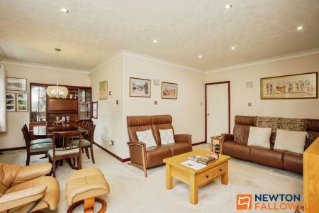 3 bedroom Detached bungalow for sale in Birmingham Close, Grantham, NG31
