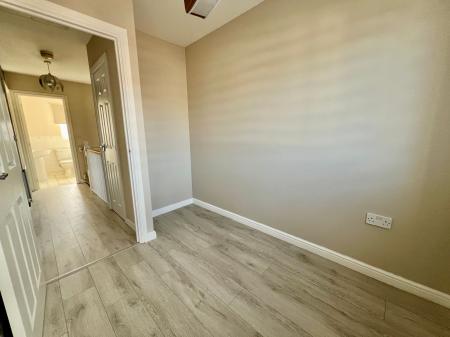 3 bedroom End of terrace house for sale in Dexter Avenue, Grantham, NG31