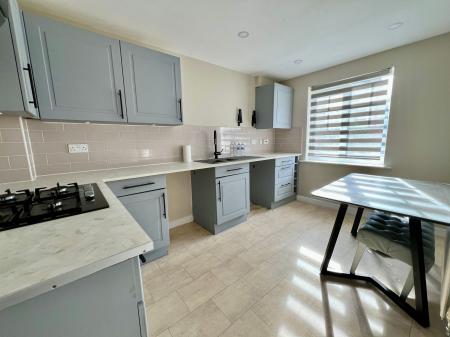 3 bedroom End of terrace house for sale in Dexter Avenue, Grantham, NG31