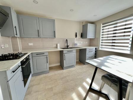3 bedroom End of terrace house for sale in Dexter Avenue, Grantham, NG31