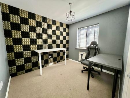 3 bedroom End of terrace house for sale in Dexter Avenue, Grantham, NG31