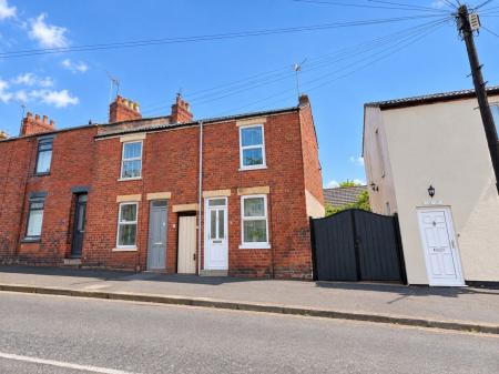 2 bedroom Terraced House for sale in Dudley Road, Grantham, NG31