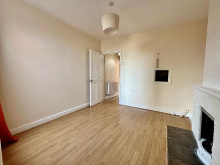 2 bedroom Terraced House for sale in Westbourne Place, Grantham, NG31