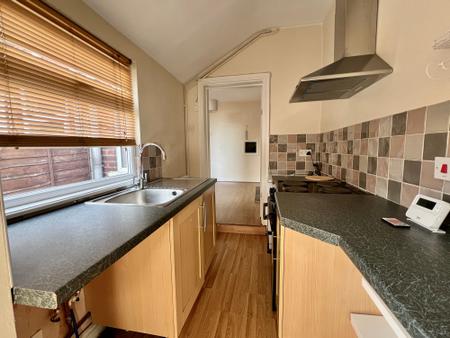 2 bedroom Terraced House for sale in Westbourne Place, Grantham, NG31