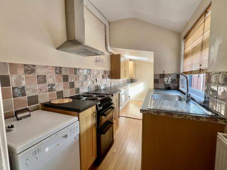 2 bedroom Terraced House for sale in Westbourne Place, Grantham, NG31