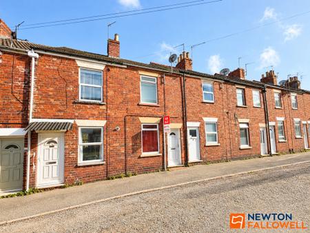 2 bedroom Terraced House for sale in Westbourne Place, Grantham, NG31