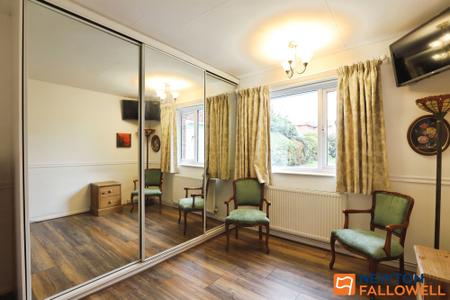 3 bedroom Detached bungalow for sale in Highcliffe Road, Grantham, NG31