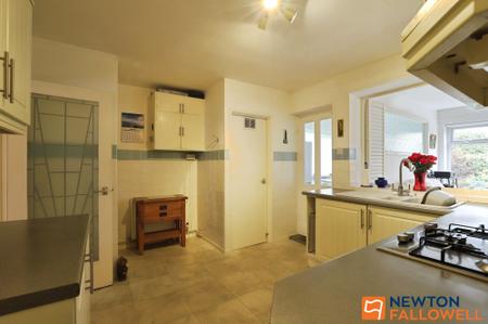 3 bedroom Detached bungalow for sale in Highcliffe Road, Grantham, NG31