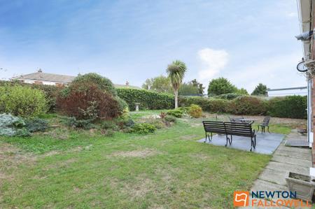 3 bedroom Detached bungalow for sale in Highcliffe Road, Grantham, NG31