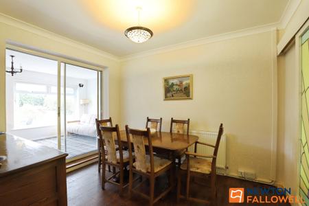 3 bedroom Detached bungalow for sale in Highcliffe Road, Grantham, NG31