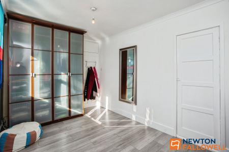 3 bedroom Semi-detached house for sale in Elliot Close, Grantham, NG31