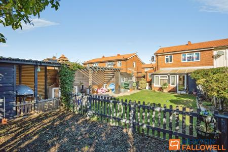 3 bedroom Semi-detached house for sale in Elliot Close, Grantham, NG31