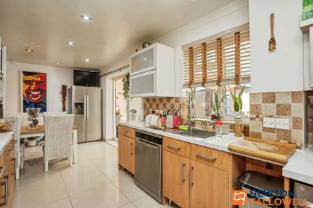 3 bedroom Semi-detached house for sale in Elliot Close, Grantham, NG31