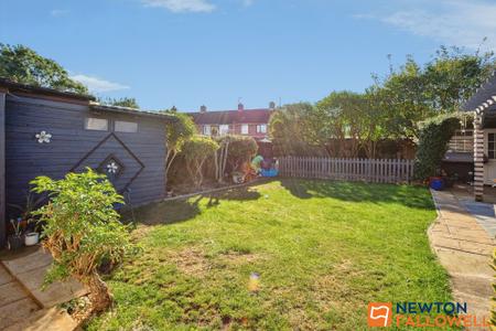 3 bedroom Semi-detached house for sale in Elliot Close, Grantham, NG31