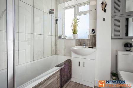 3 bedroom Semi-detached house for sale in Elliot Close, Grantham, NG31