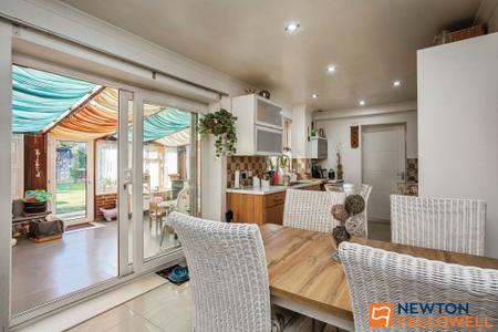 3 bedroom Semi-detached house for sale in Elliot Close, Grantham, NG31