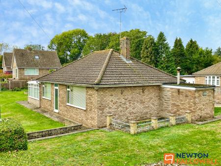 2 bedroom Detached bungalow for sale in High Street, Ropsley, NG33