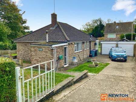 2 bedroom Detached bungalow for sale in High Street, Ropsley, NG33