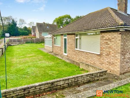 2 bedroom Detached bungalow for sale in High Street, Ropsley, NG33