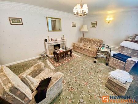 2 bedroom Detached bungalow for sale in High Street, Ropsley, NG33