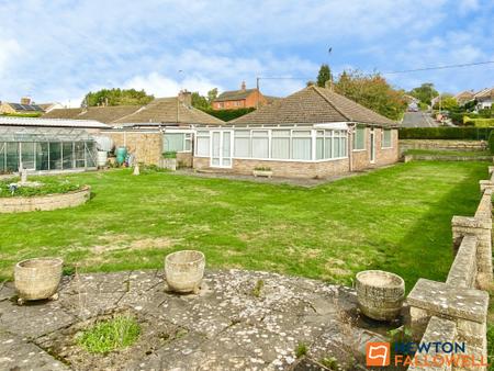 2 bedroom Detached bungalow for sale in High Street, Ropsley, NG33