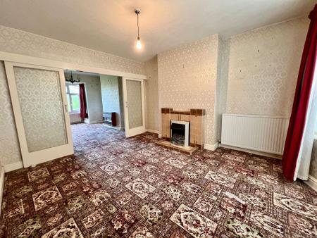 3 bedroom Semi-detached house for sale in Hill Avenue, Grantham, NG31