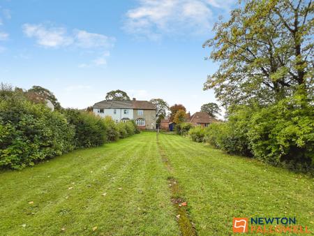 3 bedroom Semi-detached house for sale in Hill Avenue, Grantham, NG31