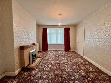 3 bedroom Semi-detached house for sale in Hill Avenue, Grantham, NG31