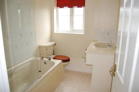 2 bedroom Semi-detached house to let in Campbell Close, Grantham, NG31