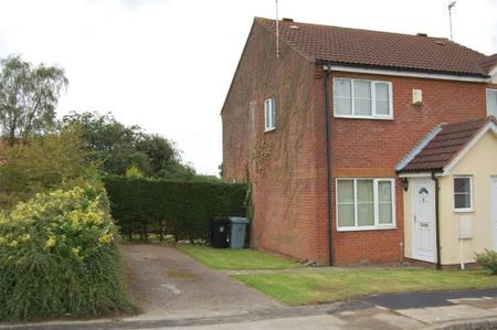 2 bedroom Semi-detached house to let in Campbell Close, Grantham, NG31