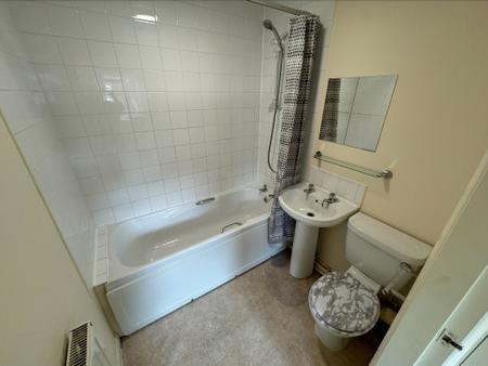 1 bedroom Flat to let in Oxford Street, Clifton Court Oxford Street, NG31