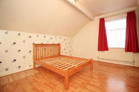 3 bedroom Semi-detached house for sale in Abbey Lane, Leicester, LE4