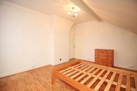 3 bedroom Semi-detached house for sale in Abbey Lane, Leicester, LE4