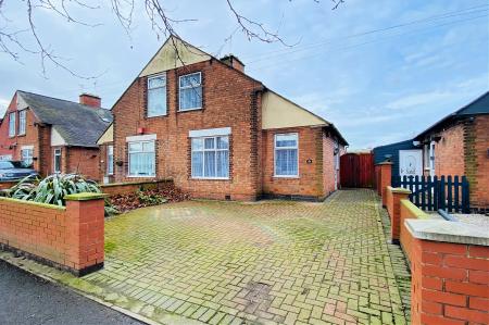 3 bedroom Semi-detached house for sale in Abbey Lane, Leicester, LE4