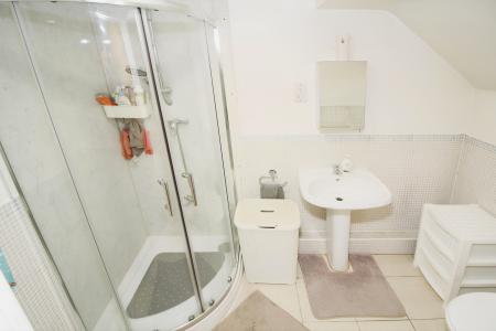 2 bedroom Apartment for sale in Manor House, Montvale Gardens, Leicester, LE4