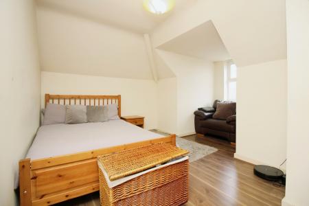 2 bedroom Apartment for sale in Manor House, Montvale Gardens, Leicester, LE4