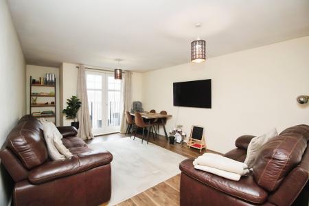 2 bedroom Apartment for sale in Manor House, Montvale Gardens, Leicester, LE4