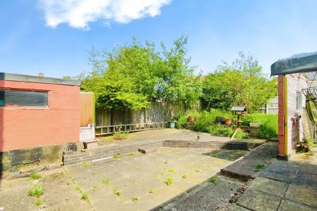 3 bedroom End of terrace house for sale in Aikman Avenue, New Parks, Leicester, LE3
