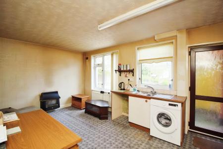 3 bedroom End of terrace house for sale in Aikman Avenue, New Parks, Leicester, LE3