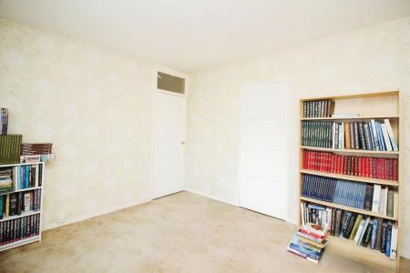 3 bedroom End of terrace house for sale in Aikman Avenue, New Parks, Leicester, LE3