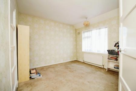 3 bedroom End of terrace house for sale in Aikman Avenue, New Parks, Leicester, LE3