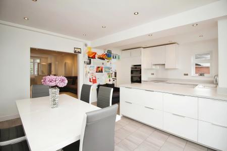 5 bedroom Detached house for sale in Acres Road, Leicester Forest East, LE3