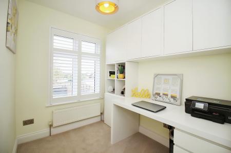 5 bedroom Detached house for sale in Acres Road, Leicester Forest East, LE3