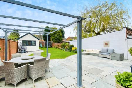 5 bedroom Detached house for sale in Acres Road, Leicester Forest East, LE3