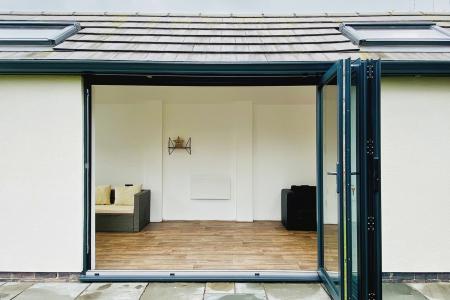 5 bedroom Detached house for sale in Acres Road, Leicester Forest East, LE3