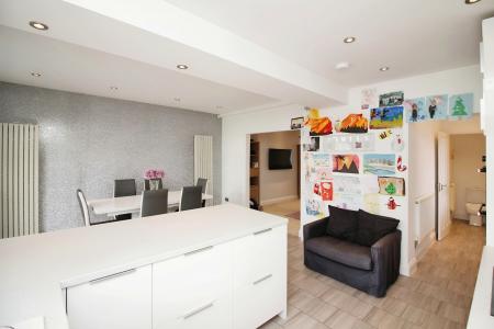 5 bedroom Detached house for sale in Acres Road, Leicester Forest East, LE3