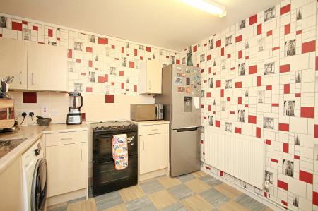 2 bedroom Flat for sale in Aikman Avenue, New Parks, Leicester, LE3