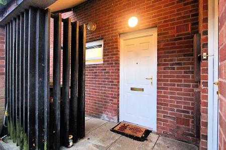 2 bedroom Flat for sale in Aikman Avenue, New Parks, Leicester, LE3